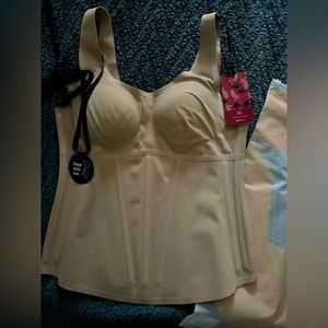 Honeylove body sculpting tank. Size Large.